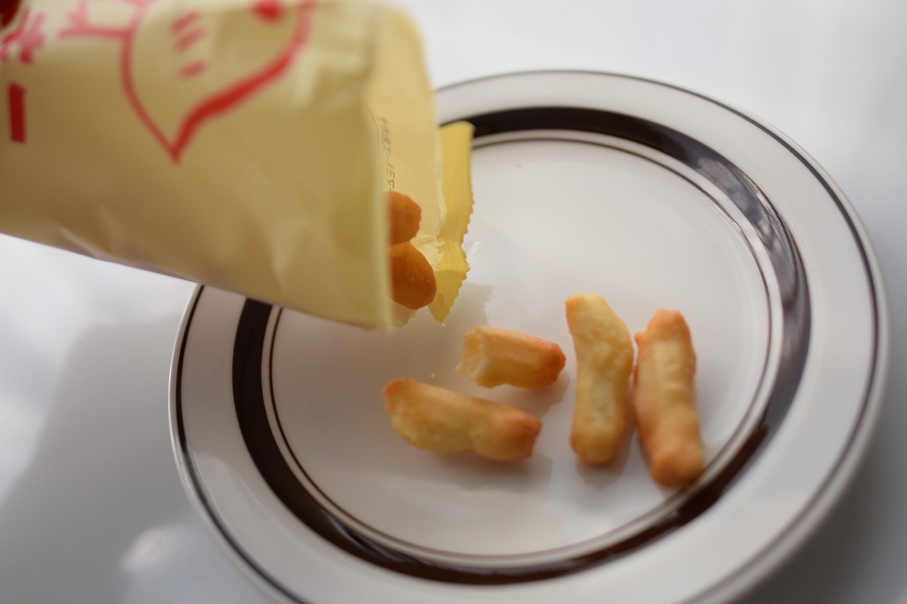 ラッキーマヨネーズをお皿に移す