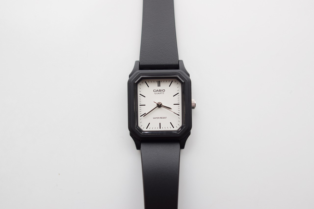 「LQ-142-7E」の文字盤