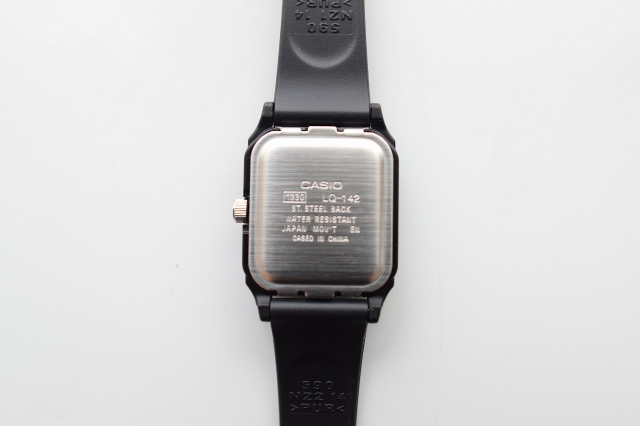 「LQ-142-7E」の裏蓋