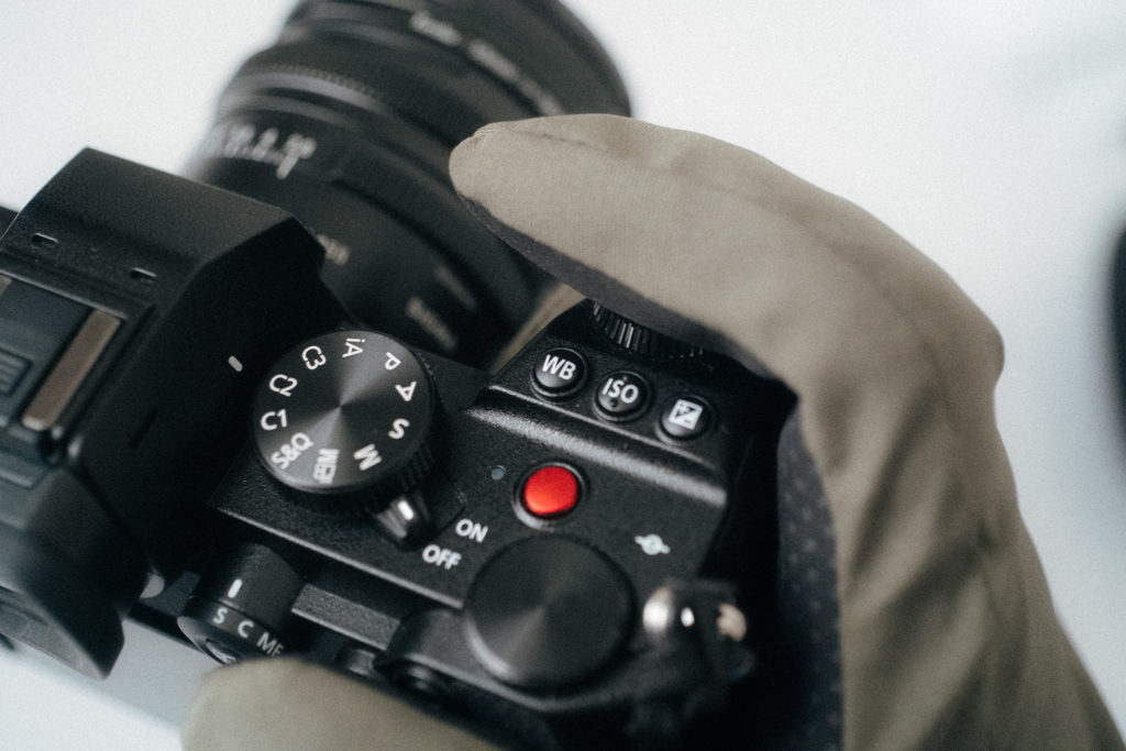 ユニクロのヒートテックライナー ファンクショングローブをカメラ用手袋として使う