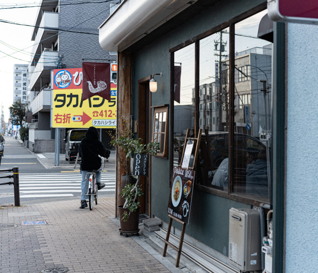 パスタとクレープ食堂Nonnaの外観