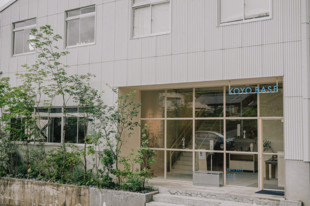 KOYO BASEの入口